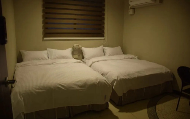 House One One Hot Spring