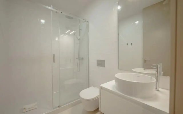 Legacy Oporto Design Apartment D by Vacationy