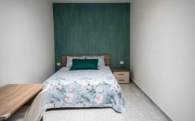 Mola’s Square House