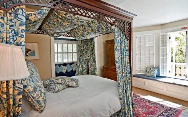 Sea View Inn - Carmel
