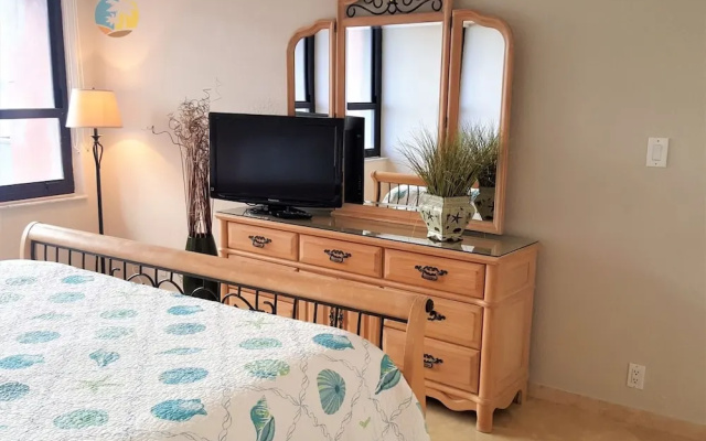 Alexander 510 2 Bedroom Apts by RedAwning