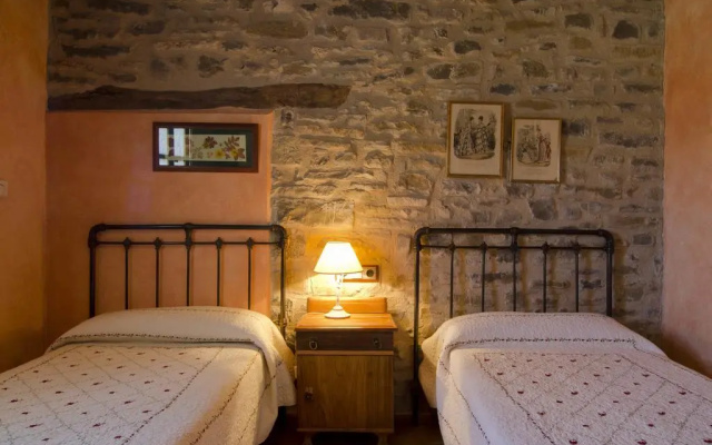 Casa Mur de Alujan
