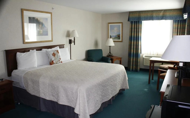 Baraga Lakeside Inn