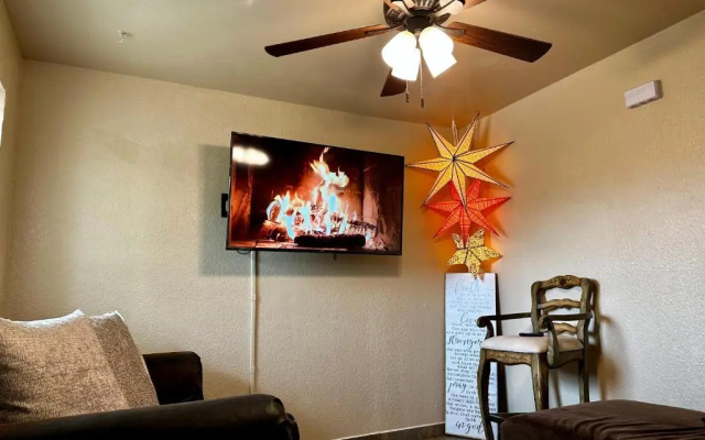 The Rustic @ Paseo de Encinal Dr # 4