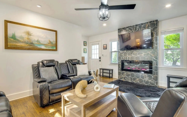 Walk to Osceola Lake! Family-friendly Home