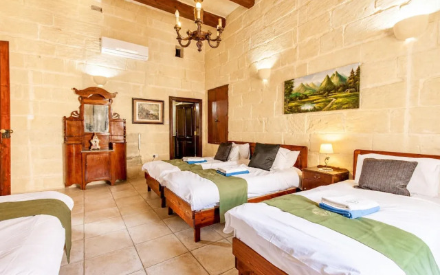 Villayana Gozitan Farmhouse with pool