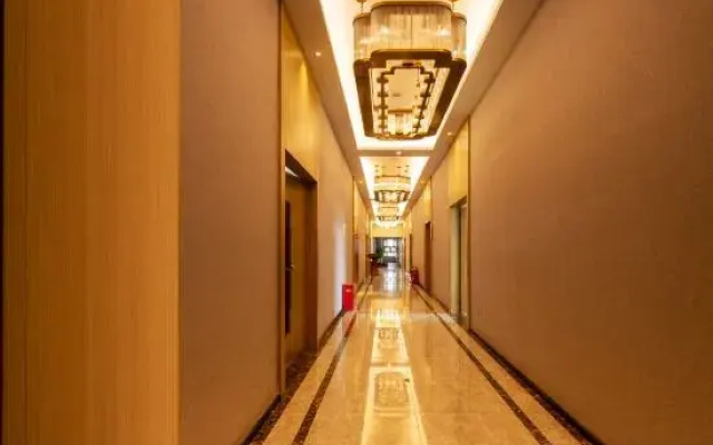 Jintian Hotel (Qionglai Dingsheng Times Plaza)