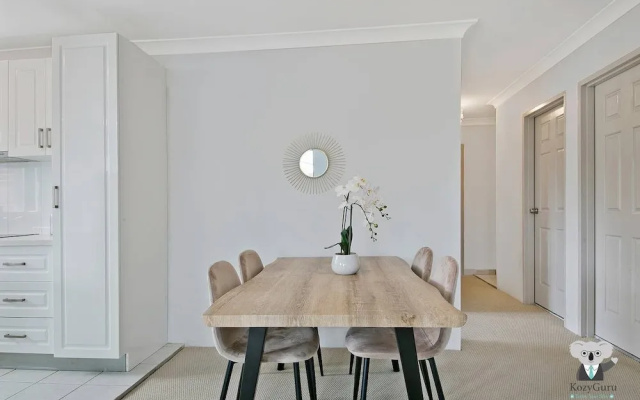 University Of Sydney 3 BED Apt+ 2 Parking Nre187