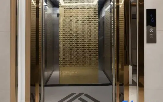 Aifeng Hotel (Yueyang Tower Pedestrian Street Branch) under Home Inn