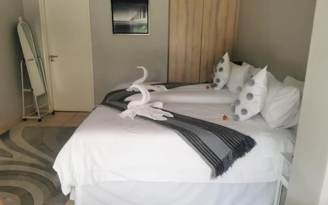 Comfort e Casa Lodge Near OR Tambo Airport