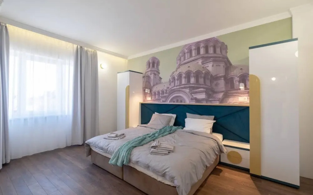 FM Luxury 3-BDR Apartment - Splendid Shapes