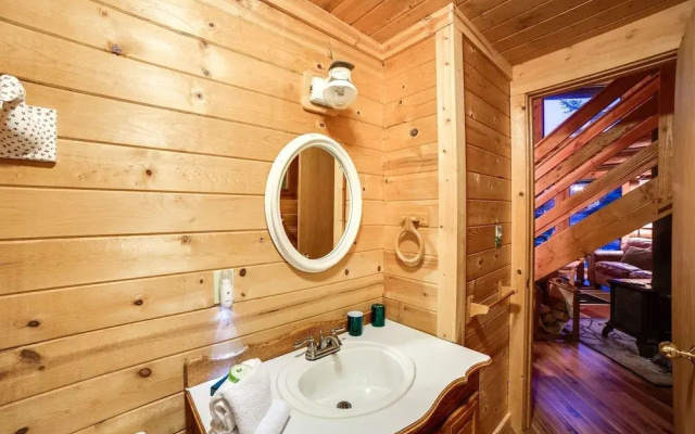 97mf - Lakeside - Dock - Bbq - Pets Ok - Sleeps 6 3 Bedroom Home by RedAwning