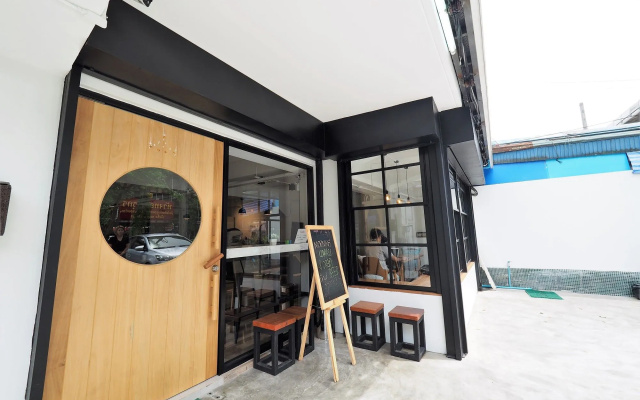 T Hostel at Victory Monument