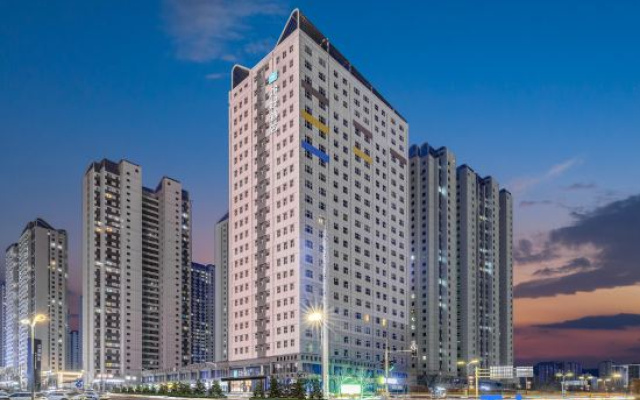 Ni Hao Hotel (Urumqi Zhannan Square)