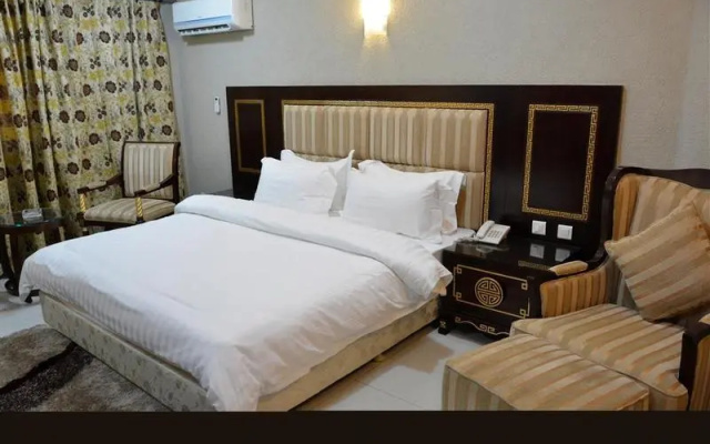 Nobila Airport Hotel