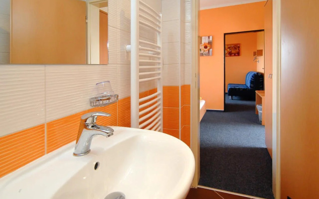 Relax Hotel Bára