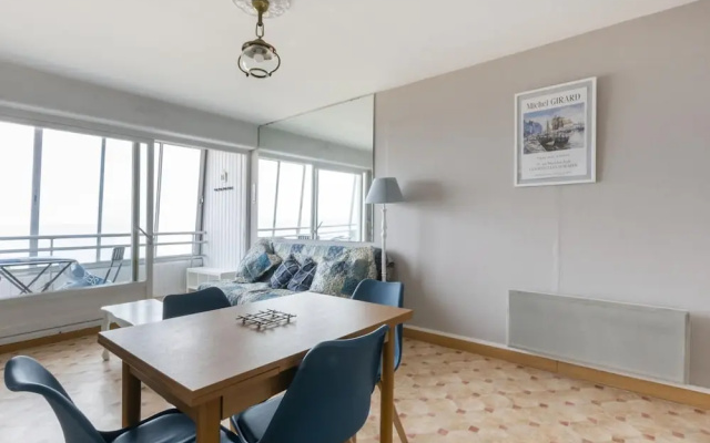 Charming Apartment in Courseulles sur Mer Near Seabeach