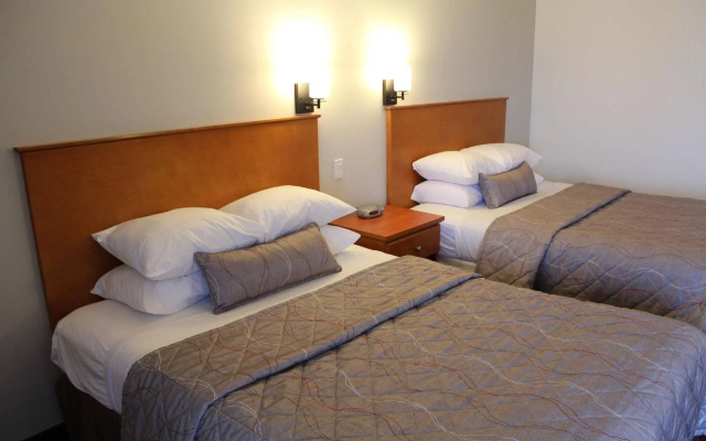 Maverick Motor Inn and Waterslide