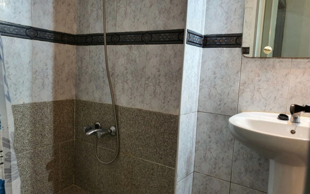 Low Cost Room Las Llaves 1