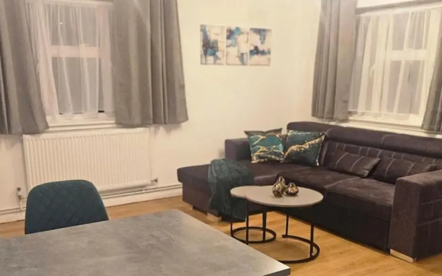 1 Bed Flat - Sleeps 4 - Pets - Parking - Wifi