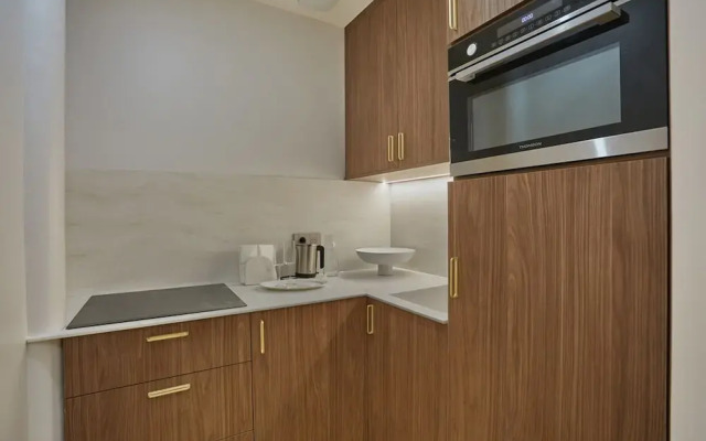 Superb AC Apartment Roosevelt Saint Honore