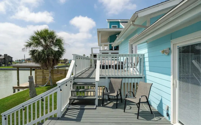 Hideaway at Redhead Road by Miss Kitty’s