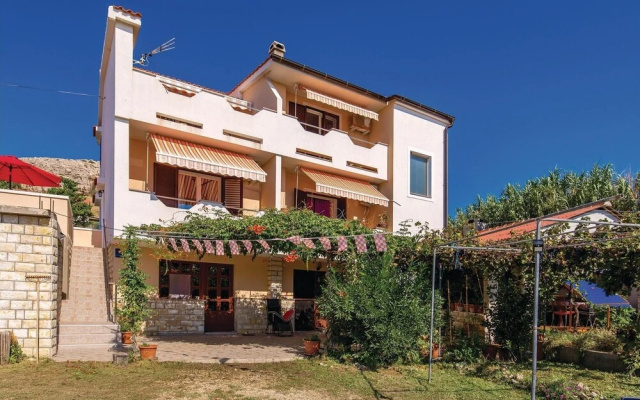 Stunning Home in Dinjiska With Wifi and 1 Bedrooms