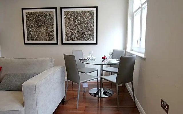 One Bedroom Serviced Apartment in Holborn, Chancery Lane