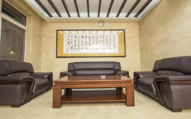 Longxing Holiday Hotel