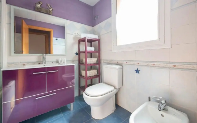 Modern House 2 Km from The Beach (R87)