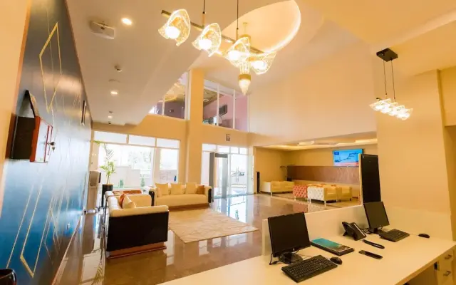 The Hut Restaurant & Boutique hotel