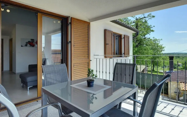 Modern Holiday Home With Pool in Pazin