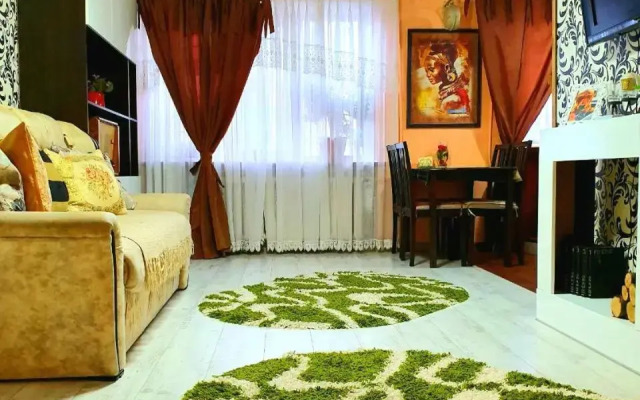Apartment Ushakova 16