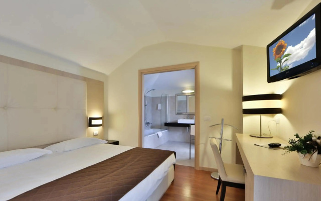 Regal Hotel