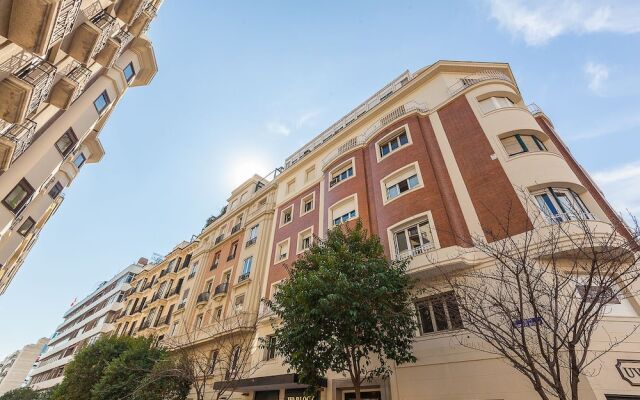 Отель Home Club Núñez de Balboa VII вид на фасад