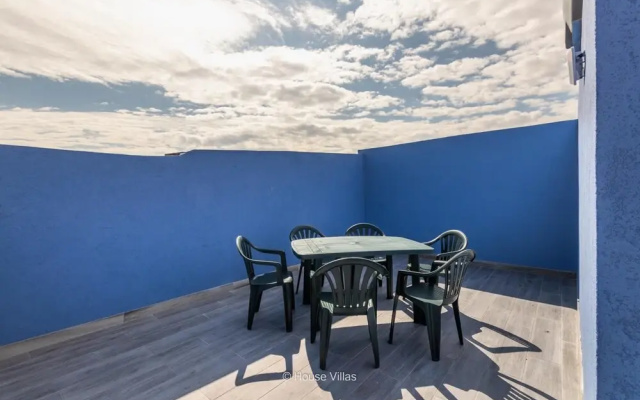 Blue House in Avola With 1 Bedrooms and 1 Bathrooms