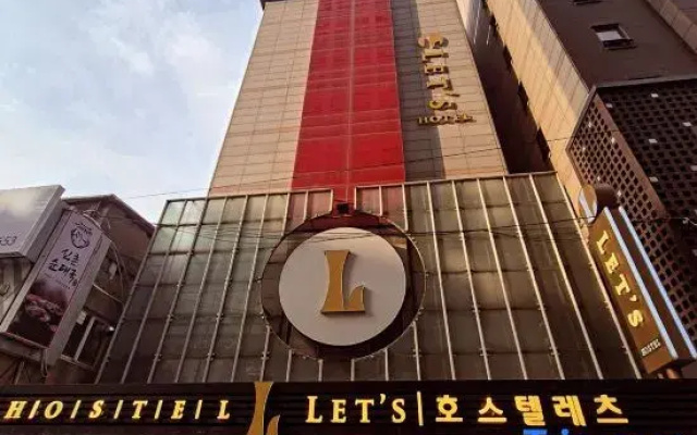 Let's Stay Hostel