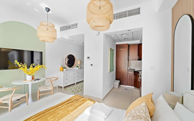 Silkhaus Modern Studio Emaar Tower Balcony