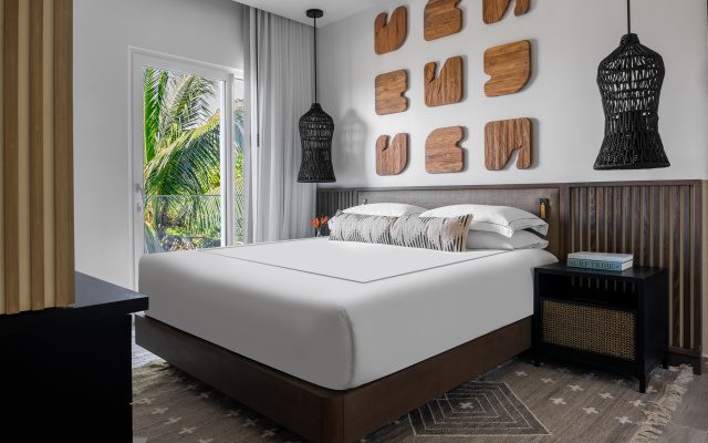 Grand Roatan Caribbean Resort