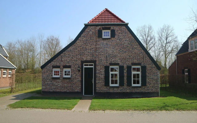 Nice Villa With Sauna and Bubble Bath in Limburg