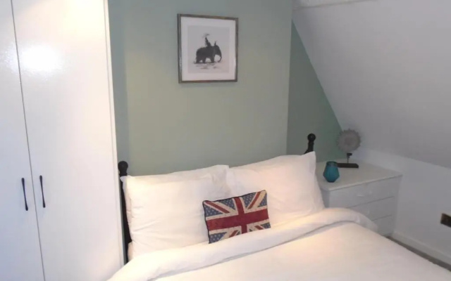 Kenilworth Cosy Castle View Apartment