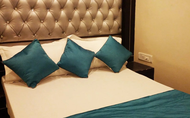OYO 6801 Hotel Shri Sai International
