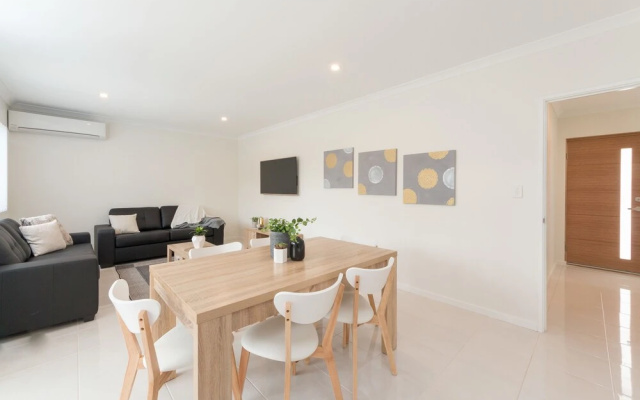 Eliza Park Suites 21