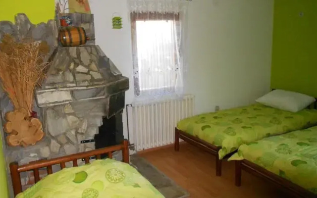 Studios Tri pahulje