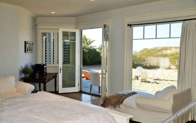 Luxurious French Style Oceanside Malibu House