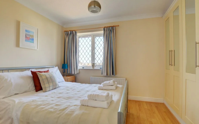 Modern Holiday Home in Padstow With Private Garden