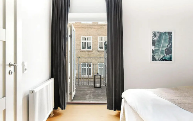 Leaves 1 - Charming Ap for 8 Persons in Central Copenhagen