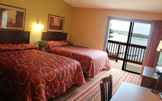 Sunset Bay Resort & Suites
