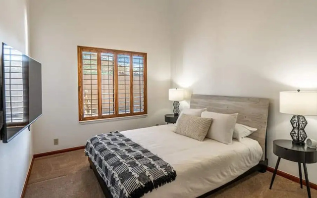 Entertainers Dream in Scottsdale W/pool and Games!