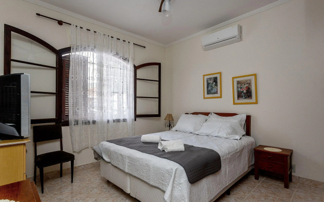 Casa Com Piscina E Churrasqueira Em Caraguatatuba